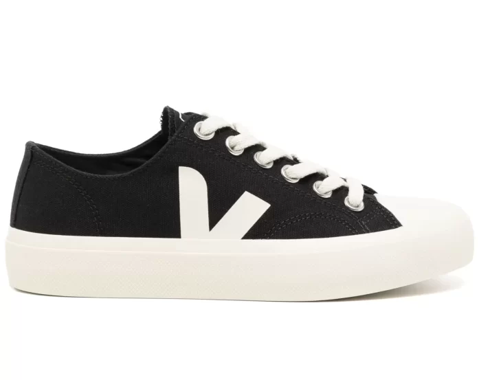 Veja Wata II Lona Black Pierre