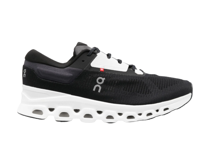 On Cloudstratus Black